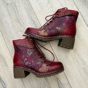 L’Artiste Spring Step Burgundy Lace Up  bootie’s size 35/5